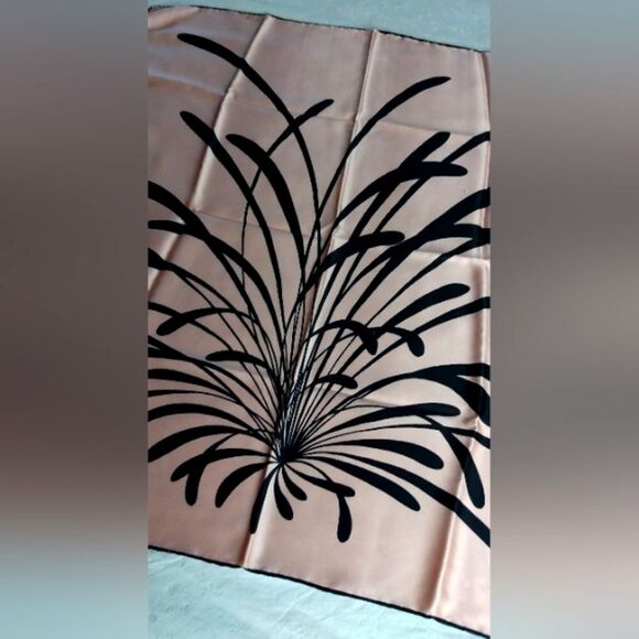 Vintage Tomy 💯 Silk Scarf - Picture 8 of 10